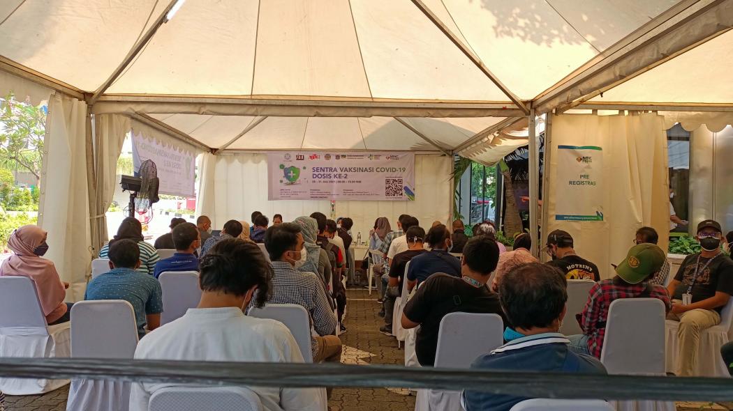 800 Warga Antusias Vaksin Dosis Kedua di Sentra Vaksinasi MNC Kebon Sirih