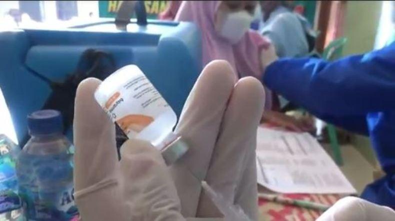 Vaksinasi Covid-19 Sasar Ratusan Santri di Jepara 