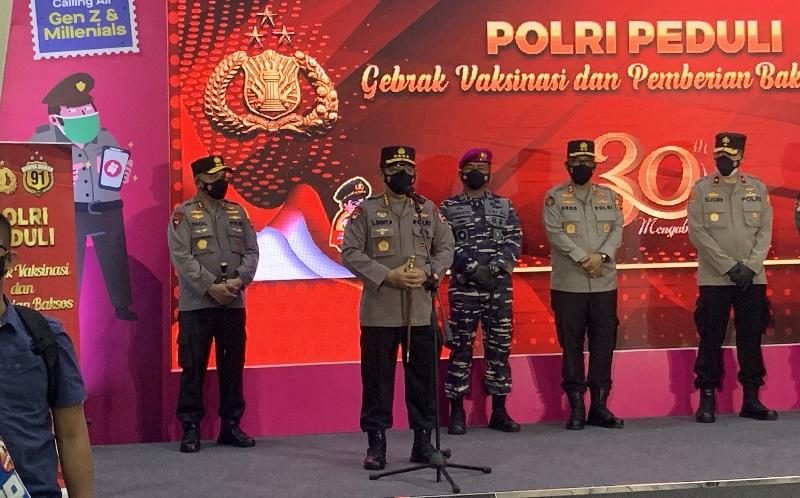 Hadiri Vaksinasi dan Pemberian Bansos di JHCC Senayan, Kapolri: Semoga Bisa Bantu Masyarakat Terdampak