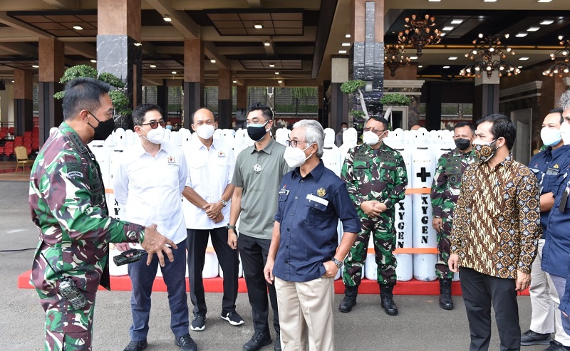 Terima 380 Tabung Oksigen dari SKK Migas dan Kadin, TNI AD Maksimalkan untuk Penanganan Covid-19