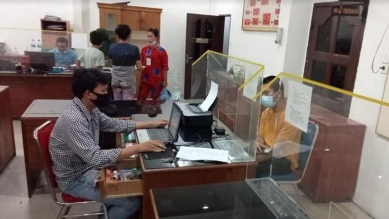 Diludahi Pelanggan, Petugas PLN Perempuan di Medan Langsung Swab Test Covid-19