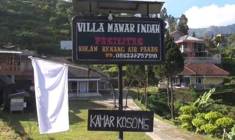 Terdampak PPKM, Ribuan Warga Kibarkan Bendera Putih di Kawasan Wisata Guci Tegal