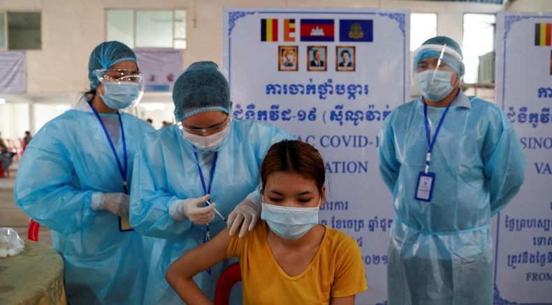 Lawan Covid Varian Delta, Kamboja Padukan Vaksin AstraZeneca dengan Buatan China