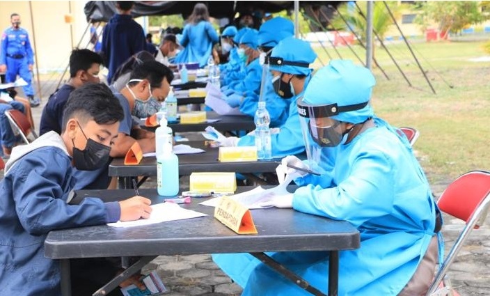 Ribuan Siswa di Bogor Terima Vaksin Covid-19 Dosis Pertama