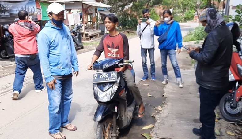 Aksi Koboi di Tasikmalaya, Pengemudi Mobil Todongkan Pistol ke Pemotor