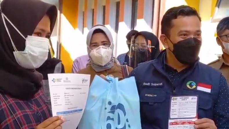 Warga Majalengka Divaksin Covid-19 Untung 2 Kali, Dapat Kekebalan juga Sembako