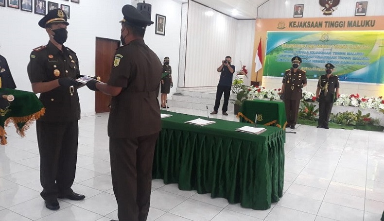 Kajati Maluku Lantik Irfan Hergianto Jadi Kajari Seram Bagian Barat