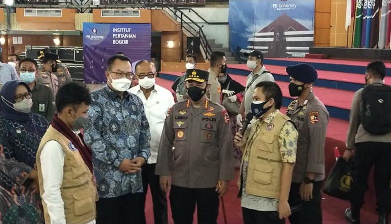Tinjau Vaksinasi Massal di IPB, Kapolri Siap Kerja Sama Wujudkan Herd Immunity