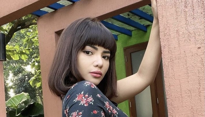 Profil Dinar Candy, DJ yang Bikin Heboh Gara-Gara Pakai Bikini di Pinggir Jalan