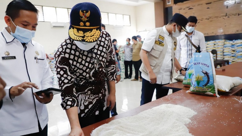 Kasus Beras Tak Layak Konsumsi di Bangkalan, Kemensos Kirim 3.000 Paket