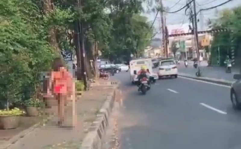 Perempuan Berbikini Merah di Trotoar Lebak Bulus Bikin Geger, Polisi Turun Tangan