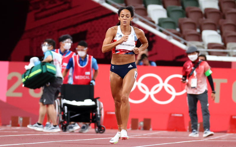 Cedera, Atlet Britania Raya Ini Tolak Kursi Roda dan Gigih Selesaikan Lomba