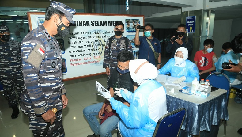 Pekerja Media Jadi Target Serbuan Vaksinasi TNI AL Koarmada II