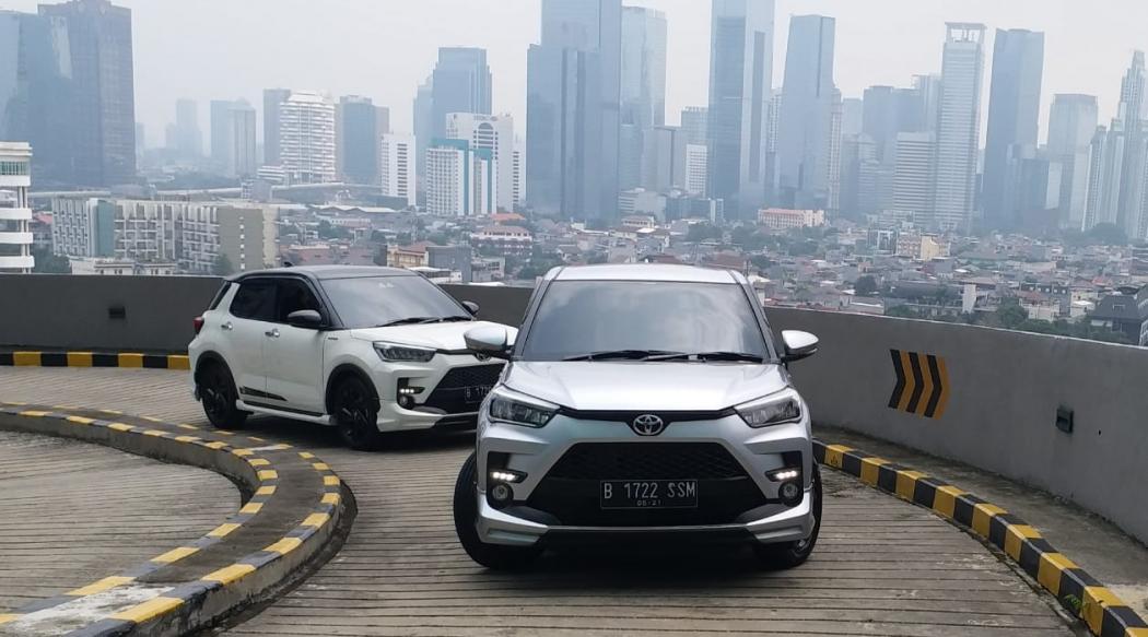 Ban Pecah Hindari Injak Rem Mendadak Mobil Bisa Terbalik, Ini yang Harus Anda Lakukan