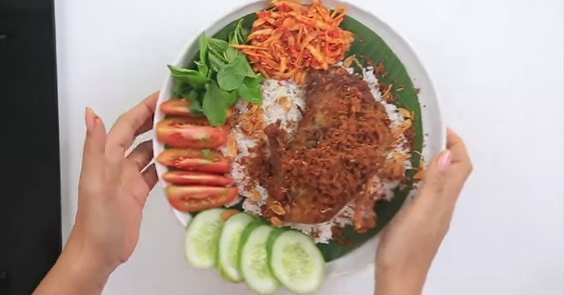 Inul Daratista Ajak Chef Christo Masak Bebek Goreng Pencit, Sambalnya Bikin Nagih