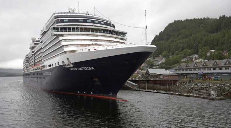 Pesawat Wisata Angkut Penumpang Kapal Pesiar Jatuh, 6 Orang Tewas