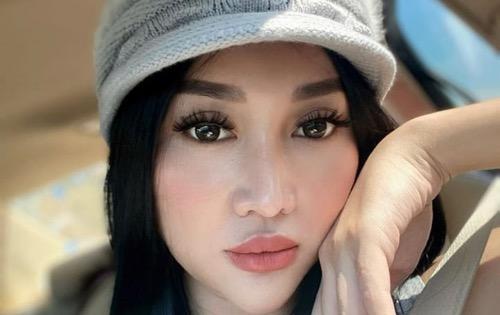 Girang Dapat Tas Hermes dari Ivan Gunawan, Lucinta Luna Nangis hingga Tiduran di Jalan