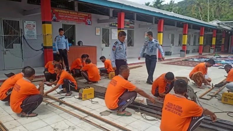 Kemenkumham Rumahkan 30.000 Narapidana, Penjara Sudah Penuh