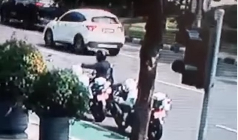 Aksi Nekat Pencurian Helm Dishub di Depan Balai Kota, Polisi Turun Tangan