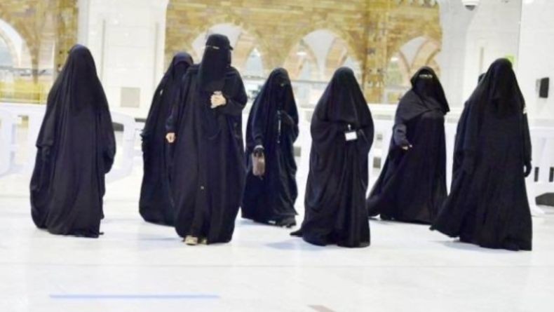 Arab Saudi Rekrut 200 Perempuan Bergelar Doktor dan Master Mengurus Dua Masjid Suci