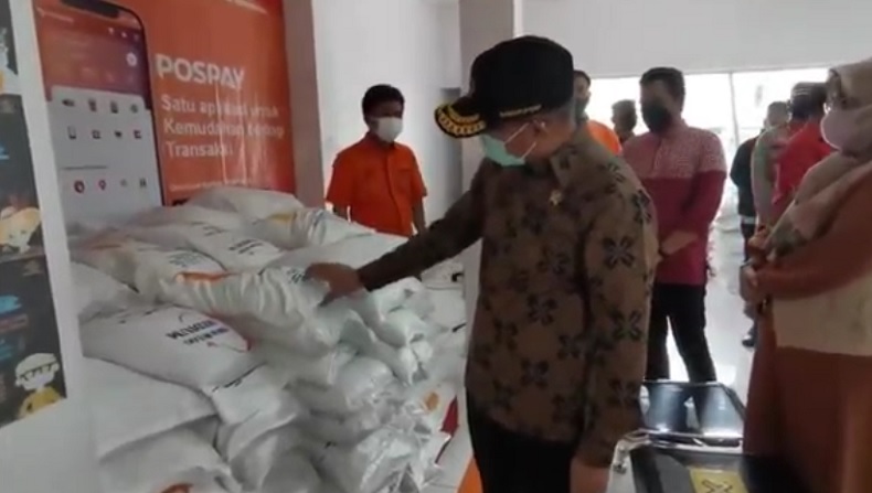 Menko PMK Sidak Gudang Bulog Pandeglang, Beras Batu Sudah Ditarik