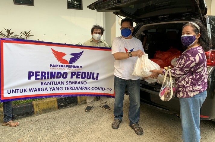 Perindo Salurkan Sembako ke Warga Rusunawa Pengadegan
