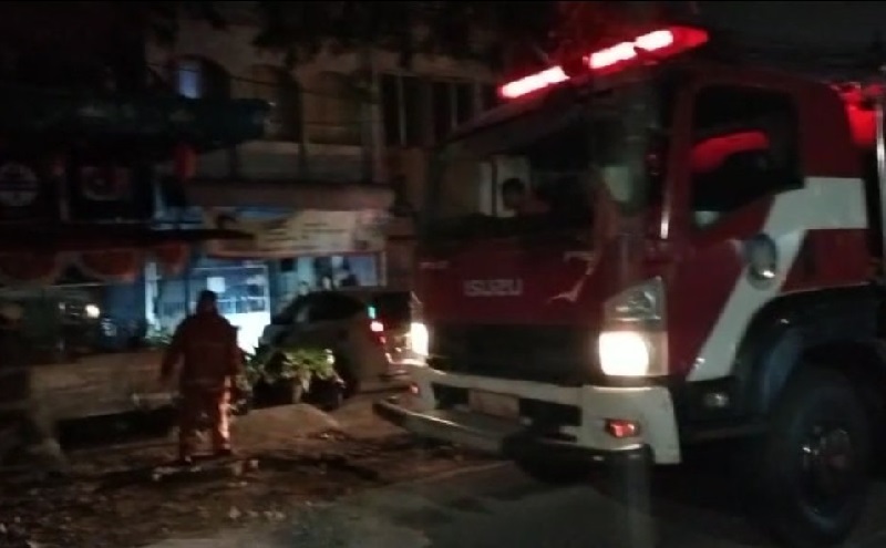 Kebakaran Landa Kafe di Kebon Jeruk Minggu Petang