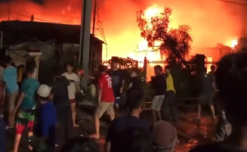 Kebakaran Kembali Terjadi di Grogol Petamburan, Kali Ini Dekat Rel Kereta