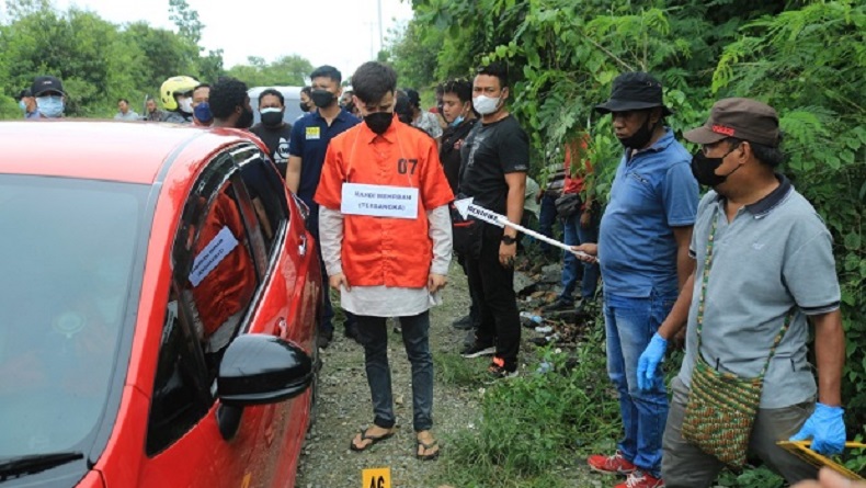 Pembunuhan Pengusaha Emas di Jayapura, Istri dan Selingkuhan Peragakan 60 Adegan