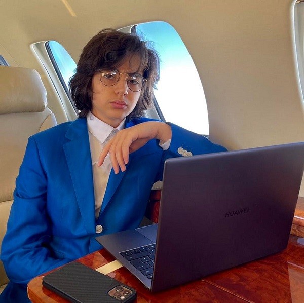  Yuk Kenalan dengan Youssof Altoukhi, Pengusaha 16 Tahun yang Meluncurkan Mata Uang Kripto 