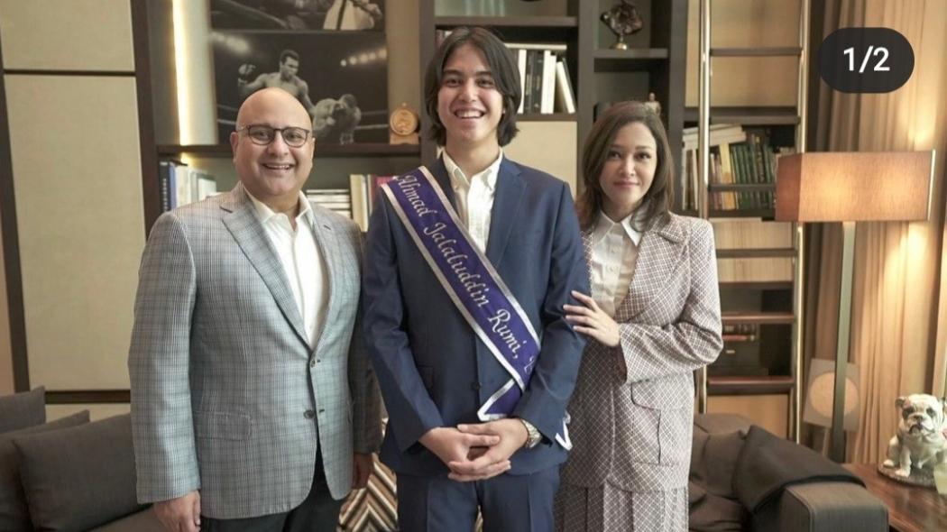 El Rumi Lulus dari Universitas di Inggris, Irwan Mussry: Ayah Bangga, Sukses Selalu