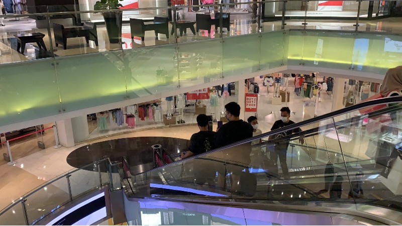 Pusat Perbelanjaan Dibuka, Begini Prosedur Pengunjung Masuk Mal