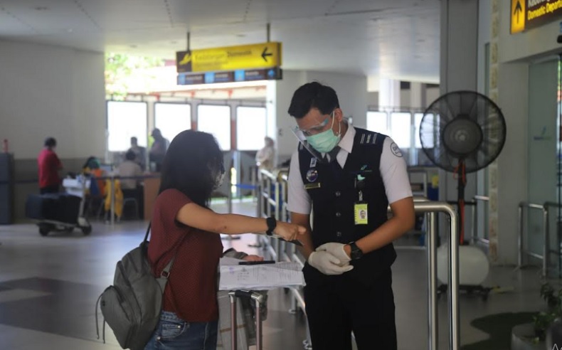 12 WNI Tiba di Bali dari Singapura dengan Jet Pribadi, Langsung Dikarantina
