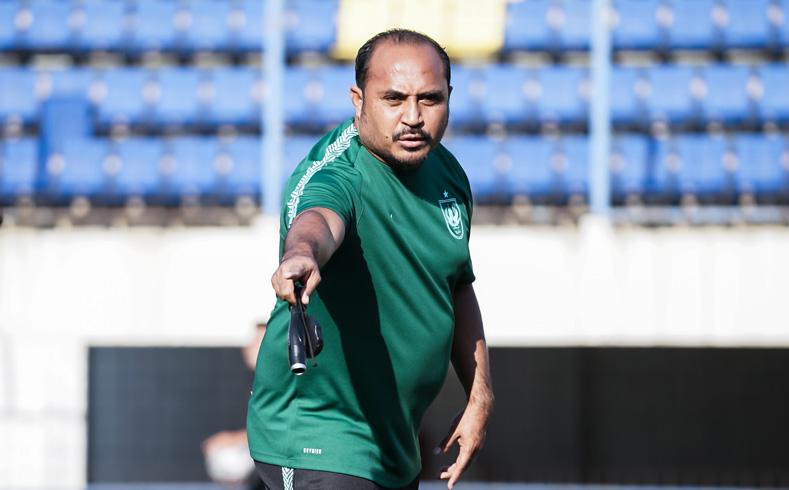 Alasan Mengejutkan Imran Nahumarury Dipecat Malut United