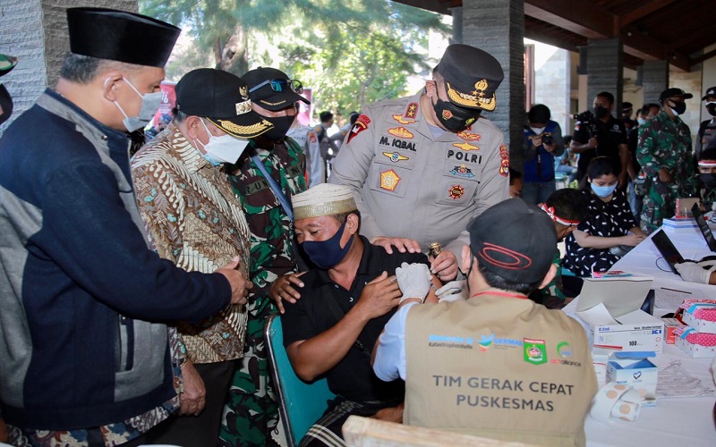 Polda NTB Sasar Daerah Wisata Gili Trawangan untuk Vaksinasi Presisi Merdeka