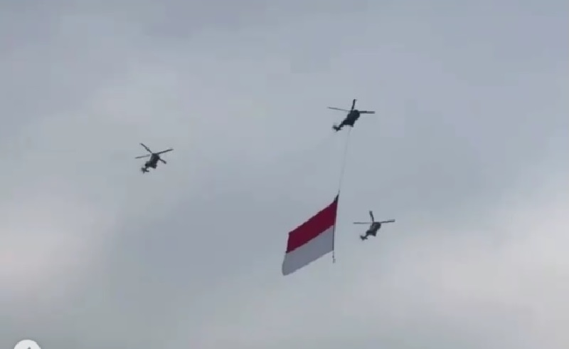 Bendera Merah Putih Berkibar di Langit Jakarta, Netizen Berdoa Indonesia Merdeka dari Covid-19