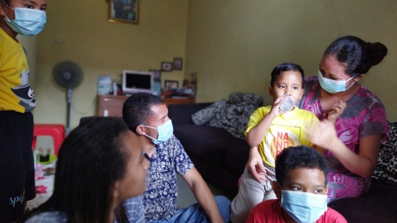 Kisah Anggota TNI Sertu Edu Asuh Tiga Anak Orang Tuanya Meninggal karena Covid-19