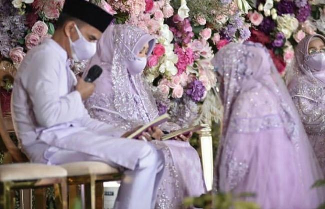 Lesti Kejora Sungkeman dengan Orangtua di Momen Pengajian Jelang Nikah