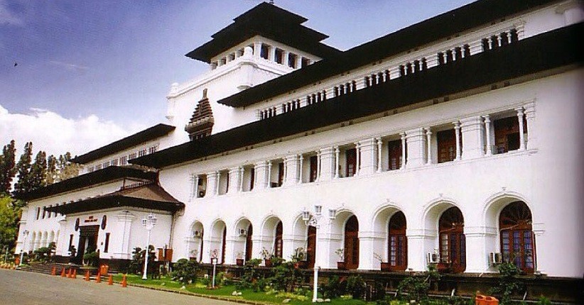 Ide Liburan ke Bandung, Yuk Mengenal Sejarah Gedung Sate Berusia Lebih 100 Tahun