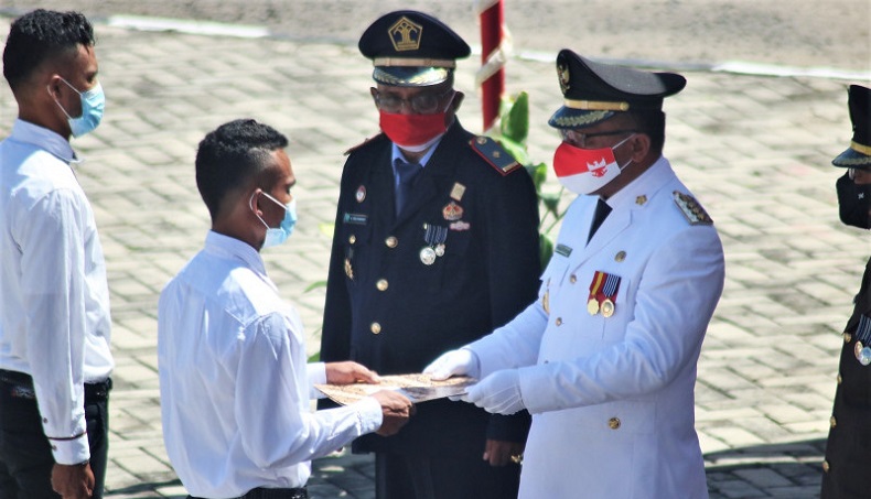 Bupati Tanimbar Serahkan Remisi untuk 135 Narapidana