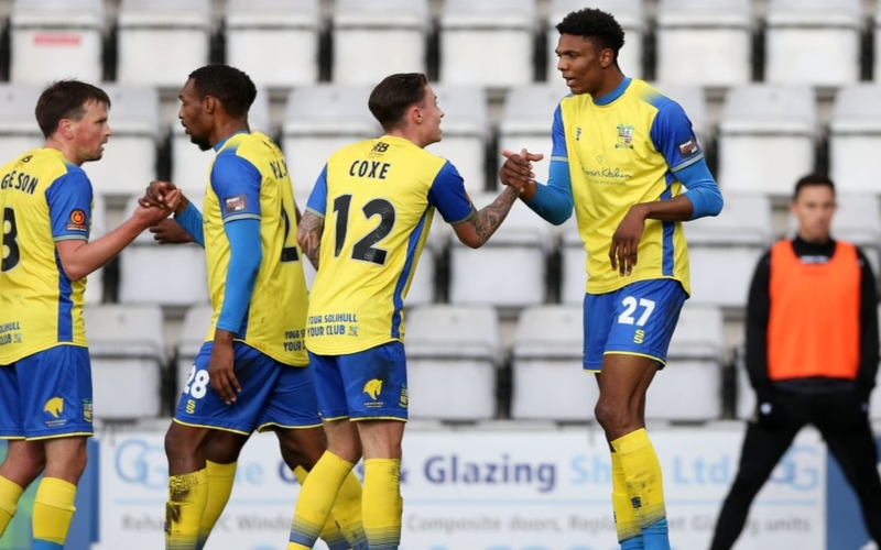 Tingginya Dua Meter Lebih, Striker Muda Ini Jadi Incaran Manchester City