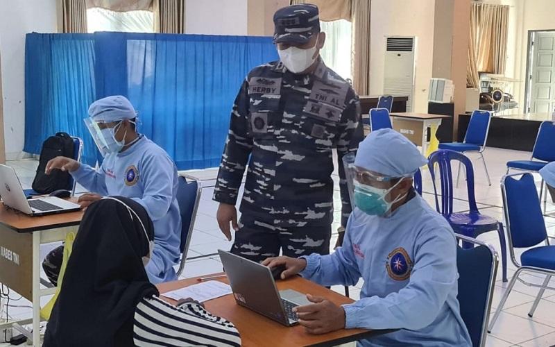 176 Warga Pesisir di Banjarmasin dan Sungai Tabuk Banjar Mulai Divaksin Tahap 2