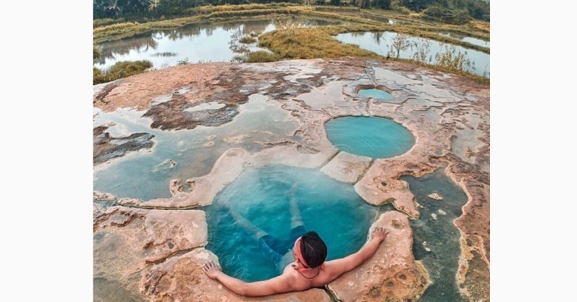Ide Liburan ke Bogor, Asyik Berendam Air Panas Gunung Peyek di Tengah Sawah