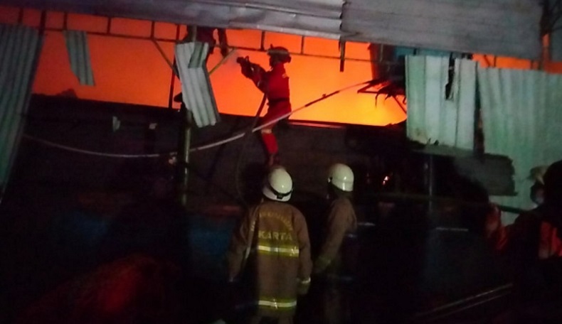 3 Bangunan Kontrakan di Jaktim Terbakar, 12 Mobil Damkar Dikerahkan