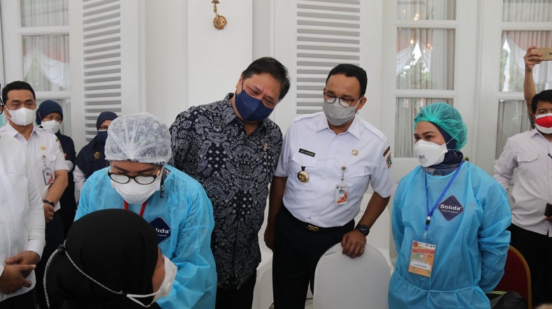 Pantau Vaksinasi Covid-19 Ibu Hamil di Jakarta, Menko Airlangga Ajak Pengusaha Terlibat
