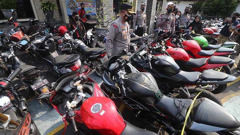 Bubarkan Balapan Liar di Jaksel, Polisi Amankan Puluhan Remaja