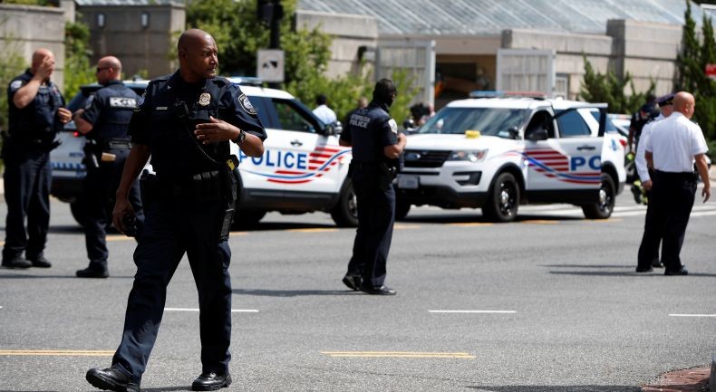 Pria Ngaku Bawa Bom Dekat Gedung Capitol AS Ditangkap, Siarkan Langsung Aksinya di Facebook