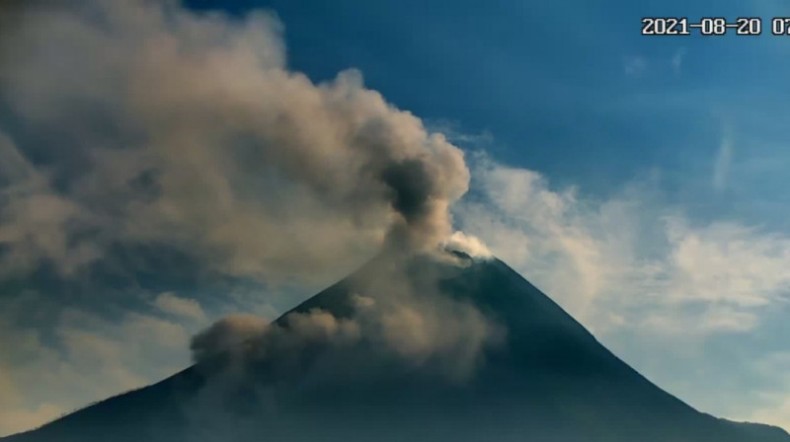 Gunung Merapi Pagi Tadi Luncurkan Awan Panas Guguran Sejauh 2 Kilometer 