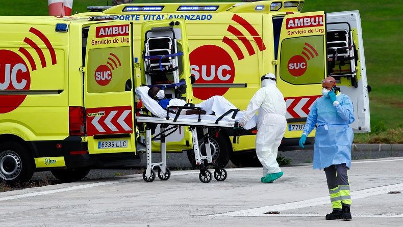 Kapal Pengangkut Puluhan Imigran Gelap Terbalik, Hanya 1 Orang Selamat