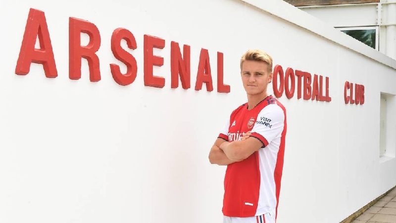 Martin Odegaard Resmi Gabung Arsenal, Pakai Nomor Striker Legendaris